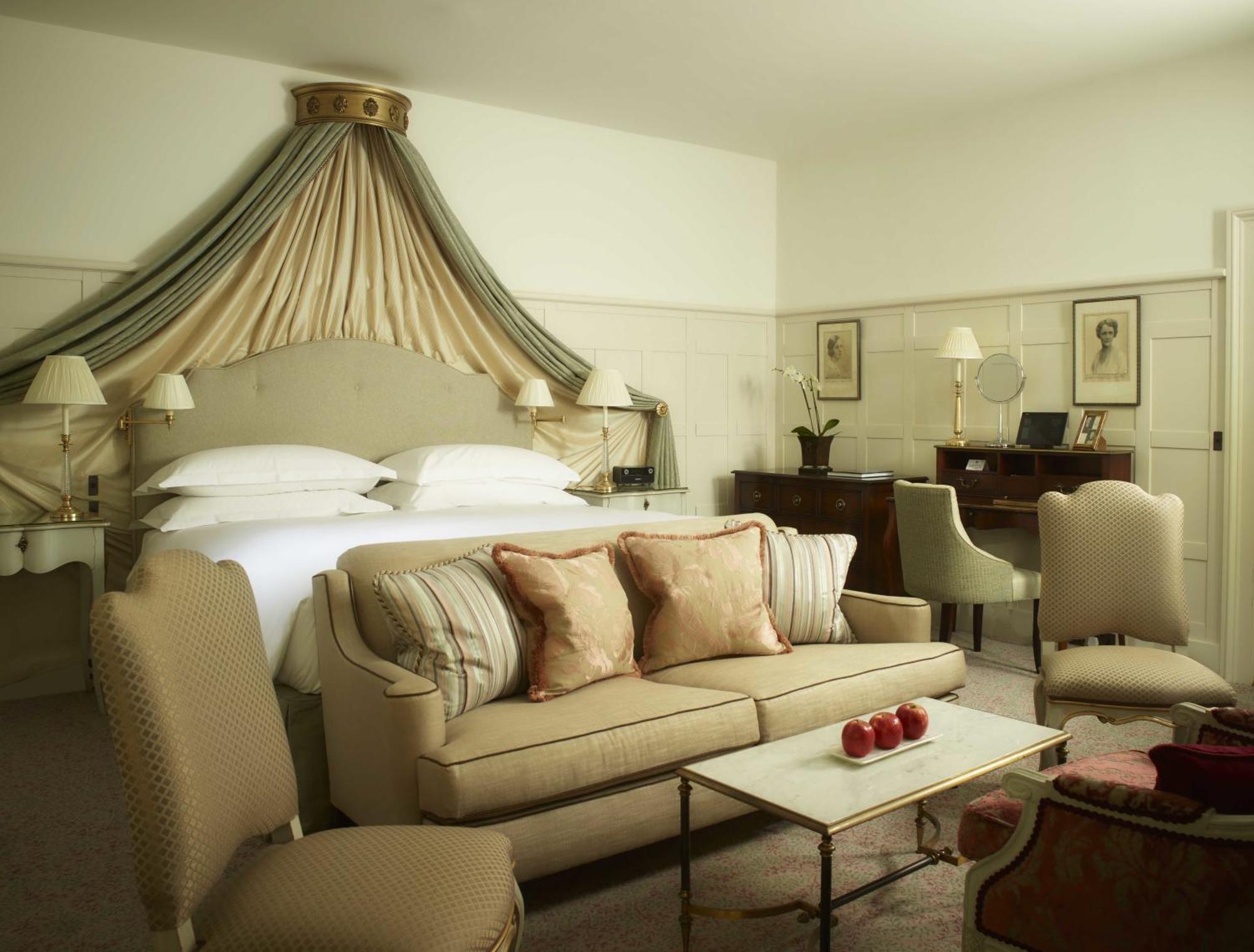 Cliveden House - An Iconic Luxury Hotel Мейдънхед Стая снимка