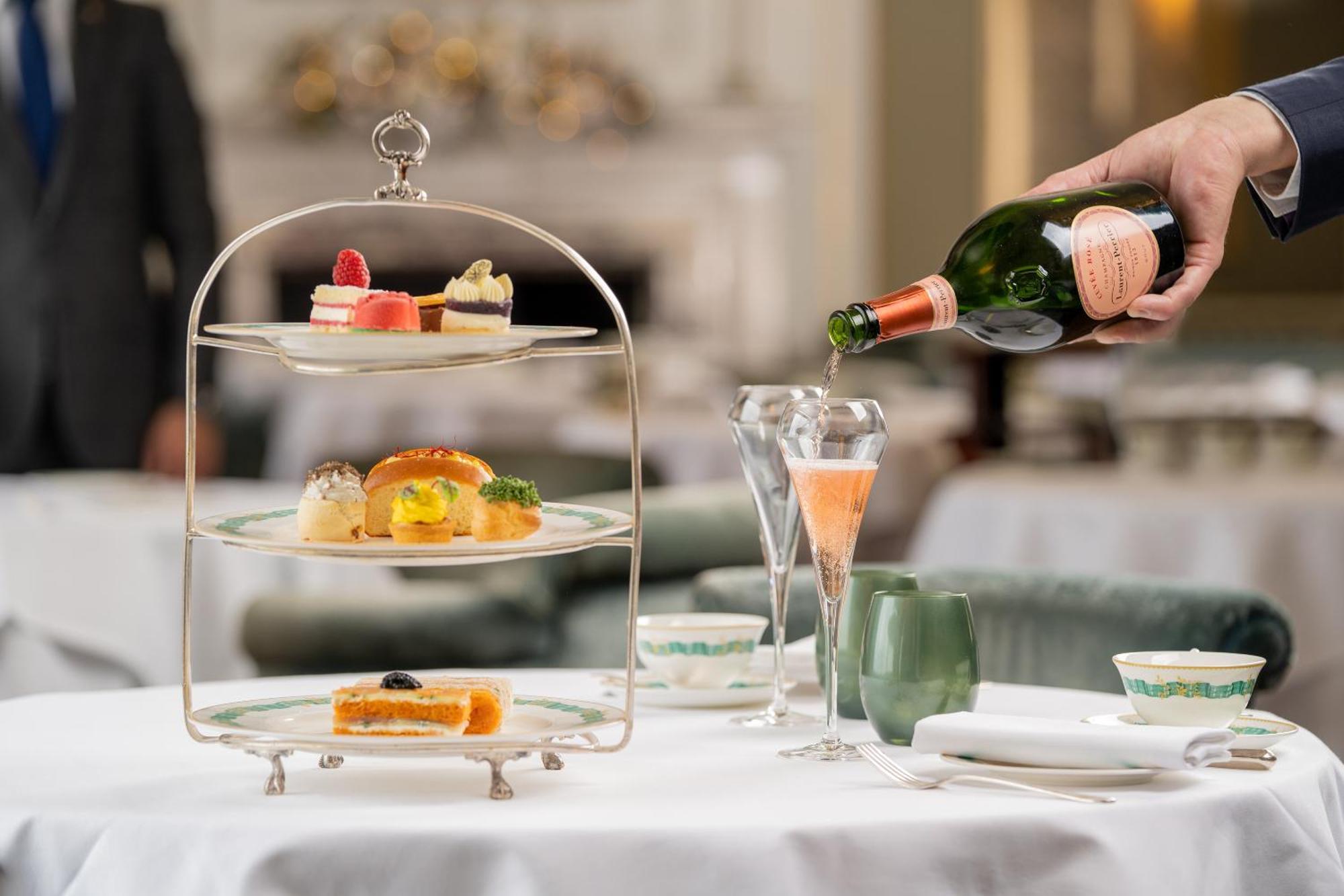 Cliveden House - An Iconic Luxury Hotel Мейдънхед Екстериор снимка