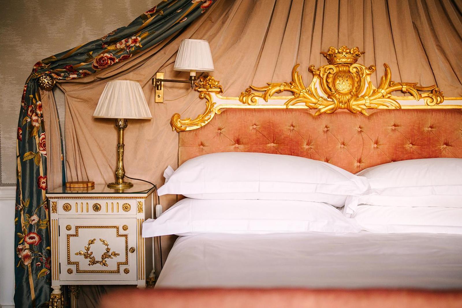 Cliveden House - An Iconic Luxury Hotel Мейдънхед Екстериор снимка